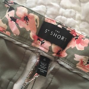 Size 6 floral shorts